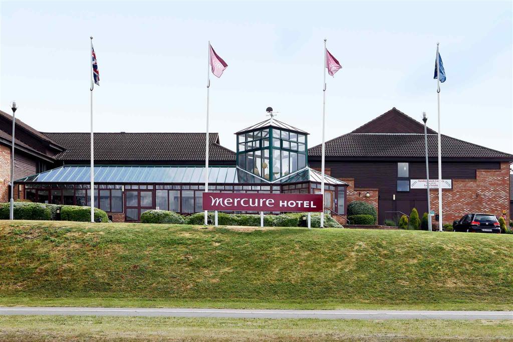 Mercure Hatfield Oak Hotel Exterior photo