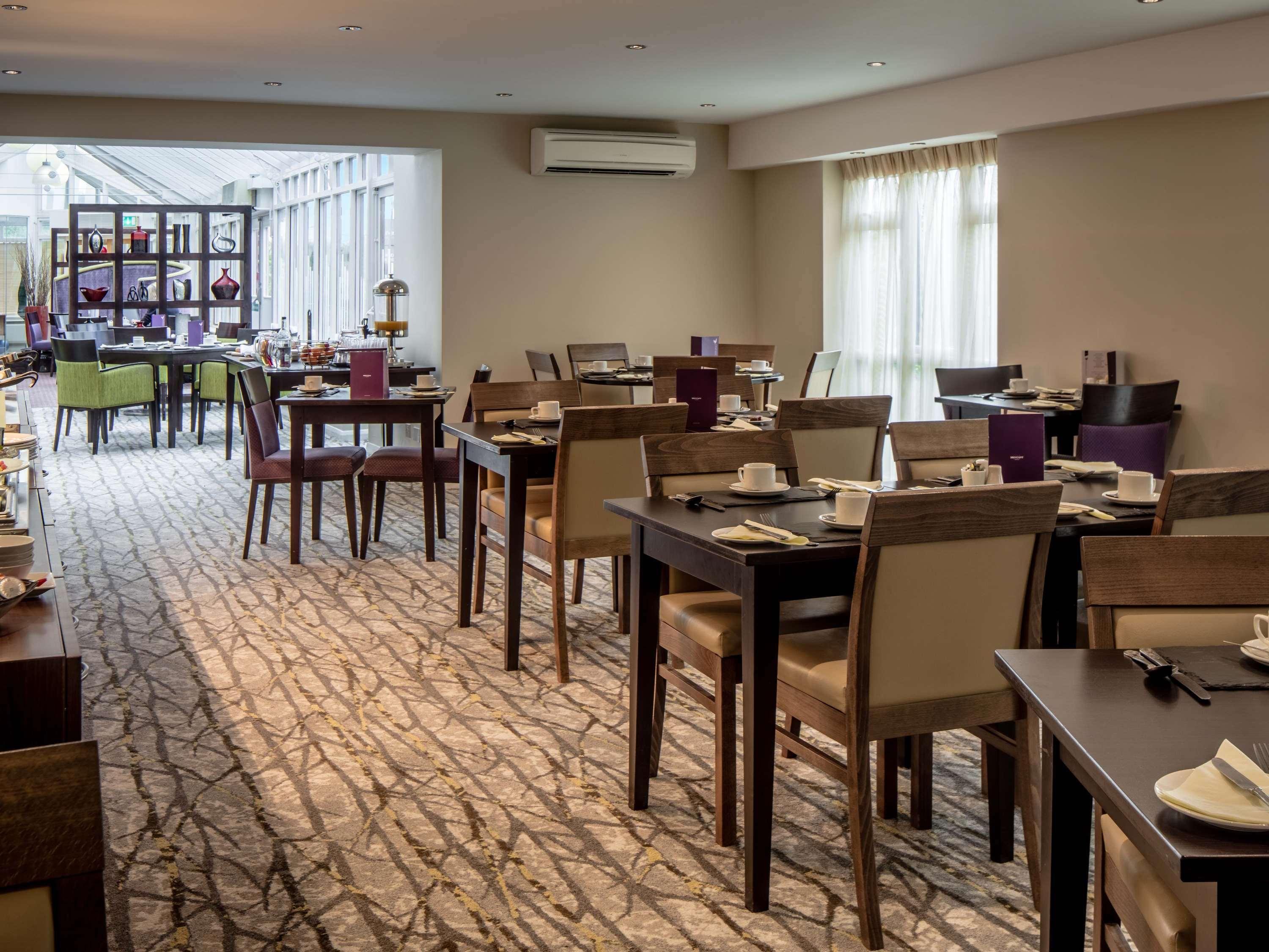 Mercure Hatfield Oak Hotel Exterior photo