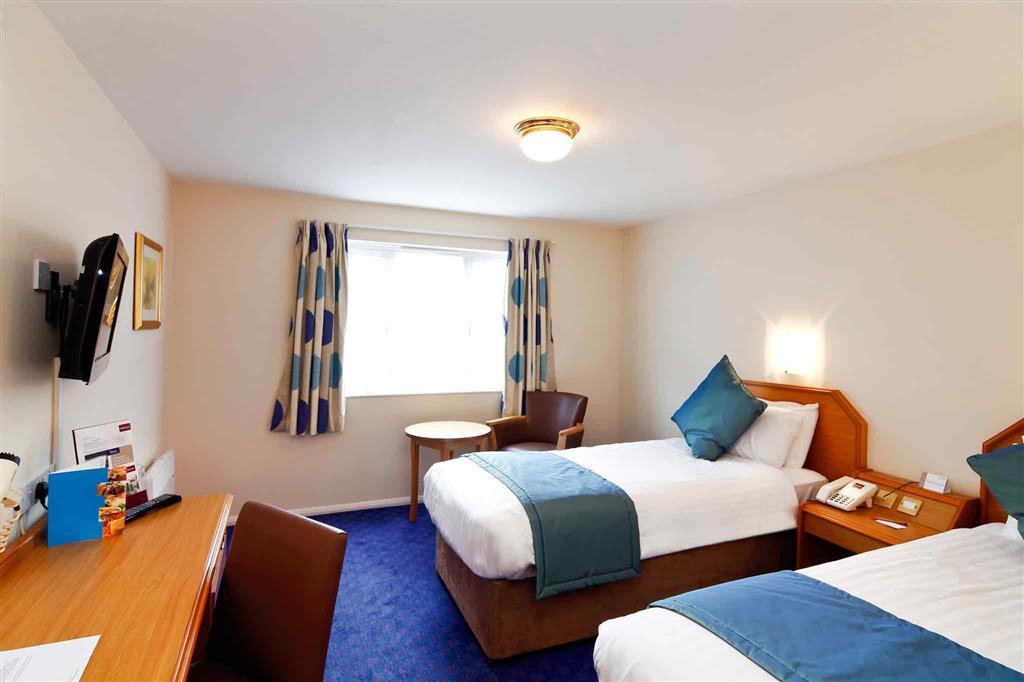 Mercure Hatfield Oak Hotel Exterior photo