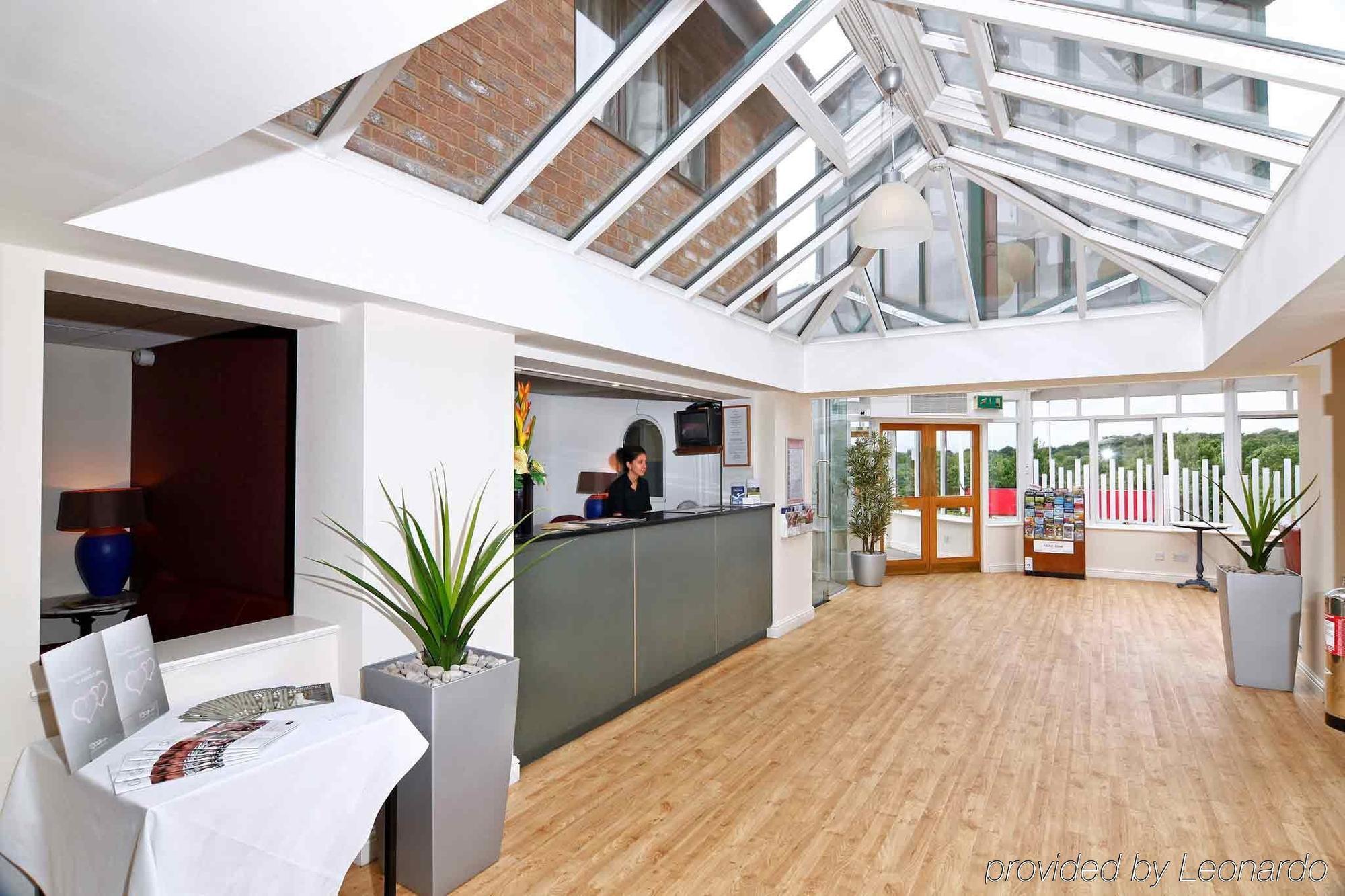 Mercure Hatfield Oak Hotel Interior photo